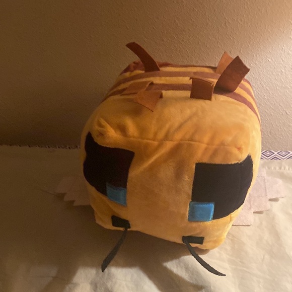 Minecraft bee plush! Great for the holidays or even yourself, I dont blame you! - Picture 5 of 5